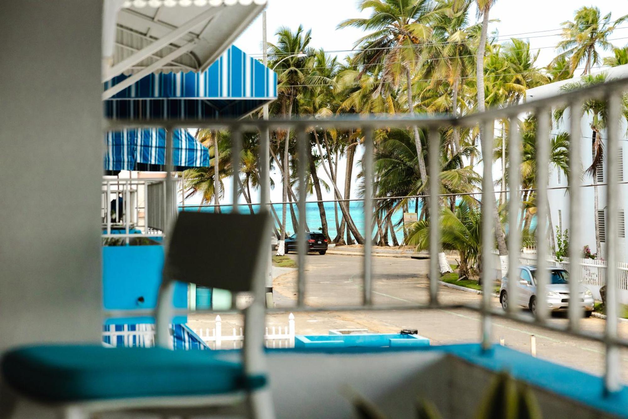 Oceanview Apartment Steps To The Beach ルキリョ エクステリア 写真