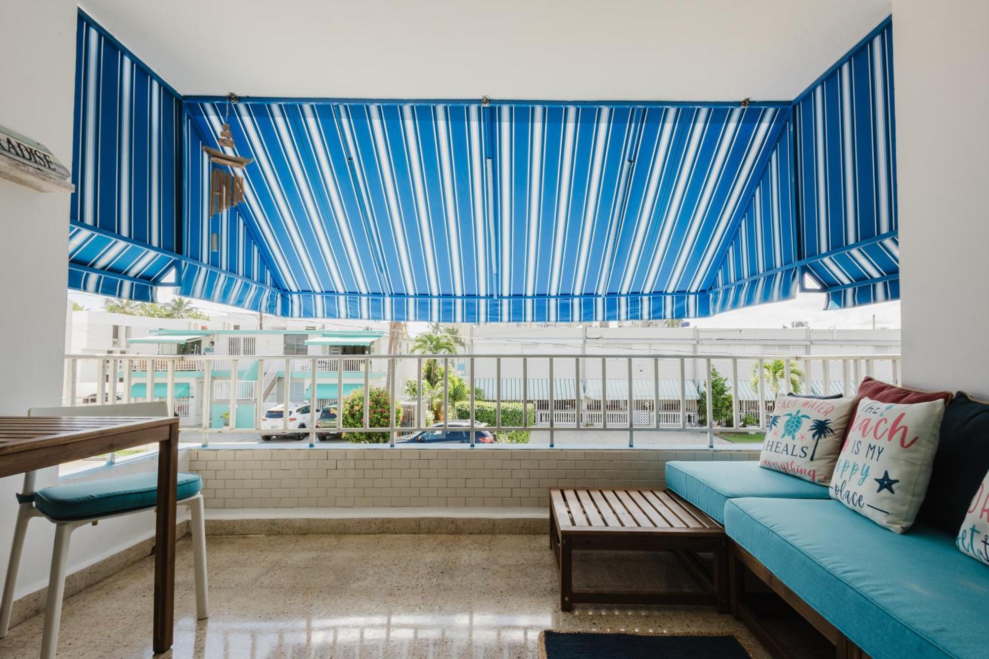 Oceanview Apartment Steps To The Beach ルキリョ エクステリア 写真